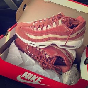 Nike Airmax size 8 women